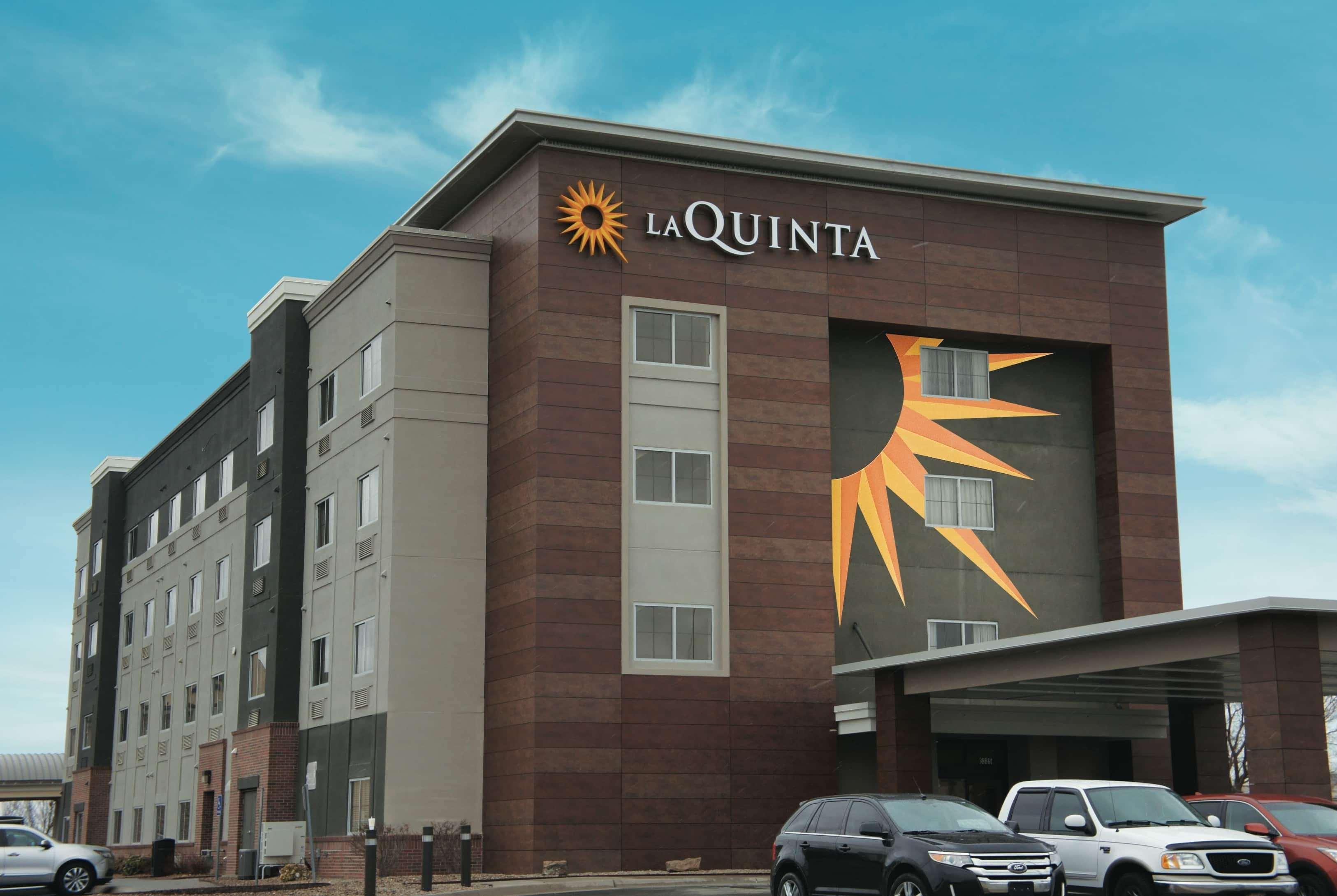 La Quinta By Wyndham Wichita Airport Hotel Luaran gambar